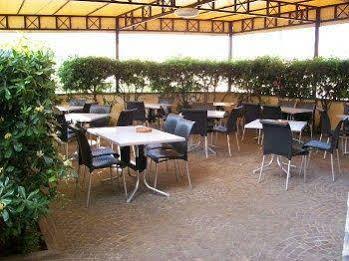 Hotel Santa Lucia Cascina Bagian luar foto