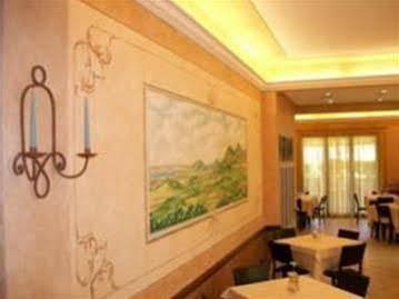 Hotel Santa Lucia Cascina Bagian luar foto
