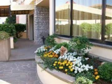 Hotel Santa Lucia Cascina Bagian luar foto